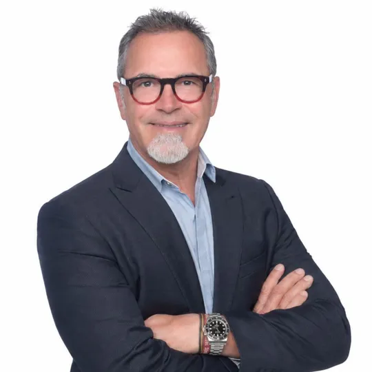 Horacio Oliveira, Agent in  - Compass