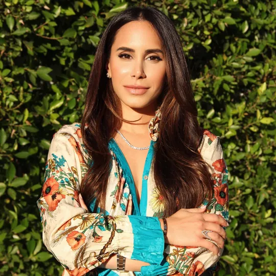 Sheena Ghiani, Agent in  - Compass