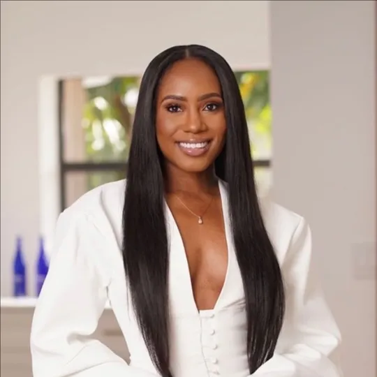 Courtney Gonzalez, Agent in  - Compass