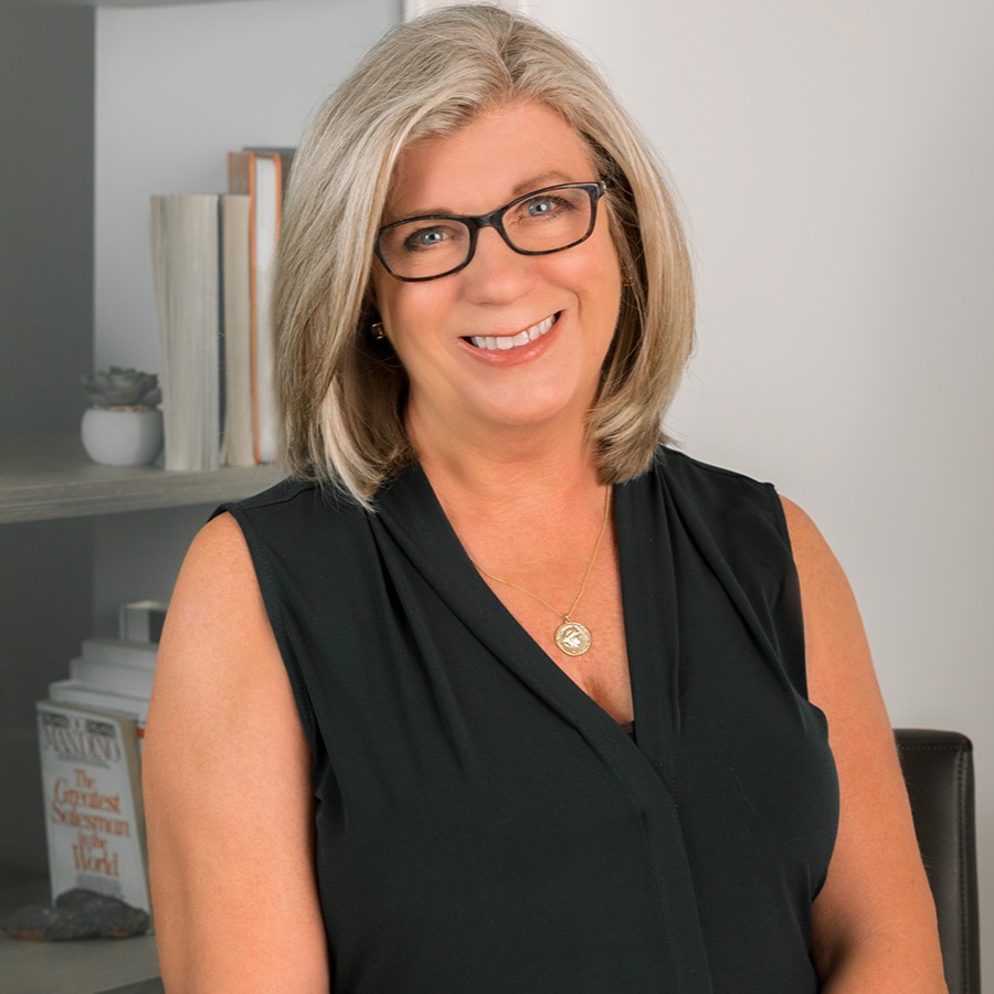 Headshot of Jen O'Neil