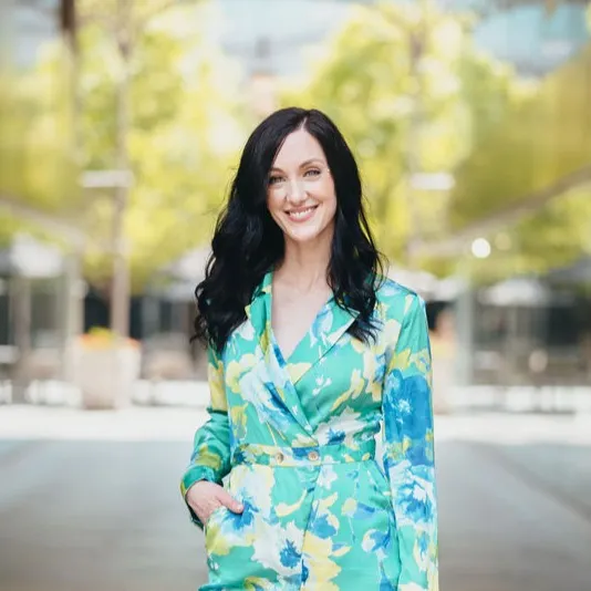 Laci Nelson, Agent in  - Compass