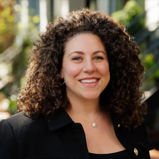 Elana Boulos, Agent in  - Compass