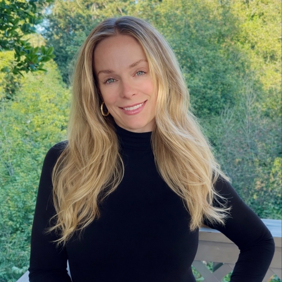 Headshot of Julia Broderick
