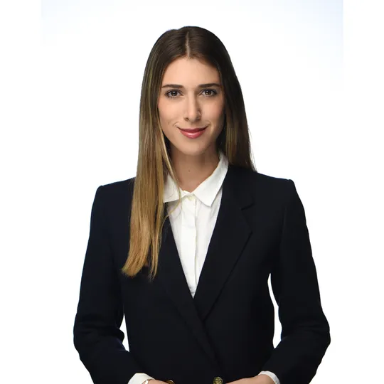 Laura Bazbaz, Agent in  - Compass