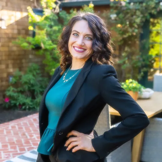 Tiffany Sutton, Agent in  - Compass