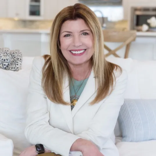 Cynthia Blair, Agent in  - Compass