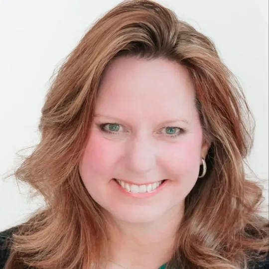 Cambria Lohri, Agent in  - Compass