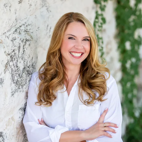 Leslie Breeland, Agent in  - Compass