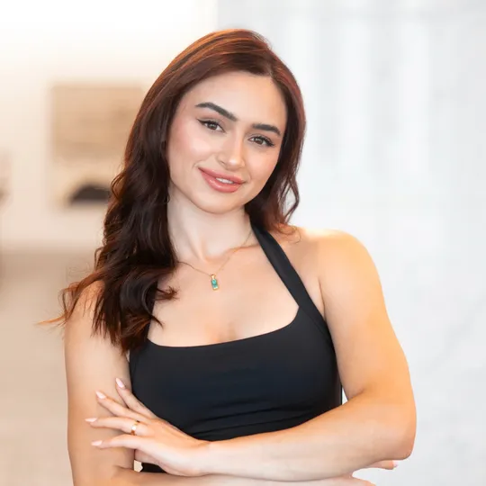 Anna Martinez, Agent in  - Compass