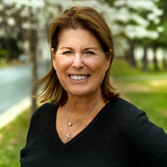 Headshot of Susan Faries