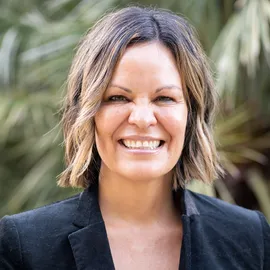 Lynn Bentley, Agent in  - Compass