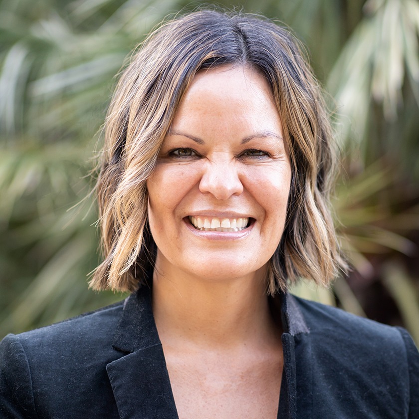 Headshot of Lynn Bentley