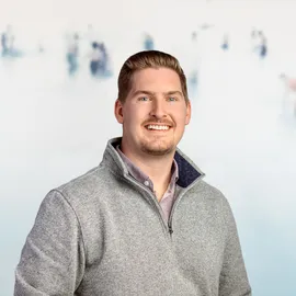 Jon Simpson, Agent in  - Compass