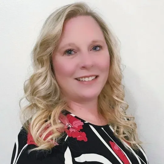 Linda Dennis, Agent in  - Compass