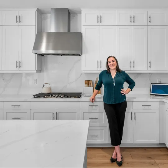 Adrienne Carroll, Agent in  - Compass