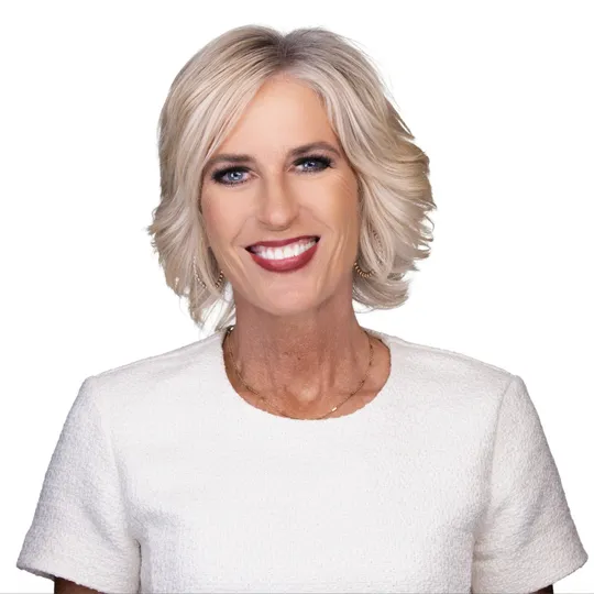 Jennifer Weaver, Agent in  - Compass