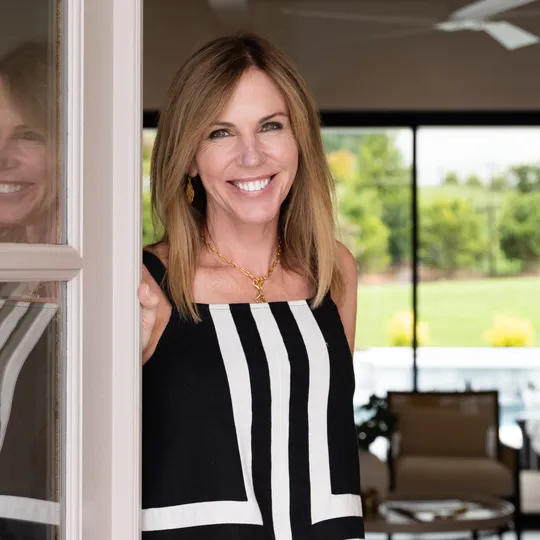 Courtney Whalen, Agent in  - Compass