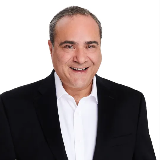 Sasha Lifschitz, Agent in  - Compass