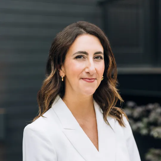 Alicia Blumer, Agent in  - Compass