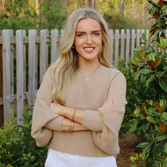 Amelia Roberts, Agent in  - Compass