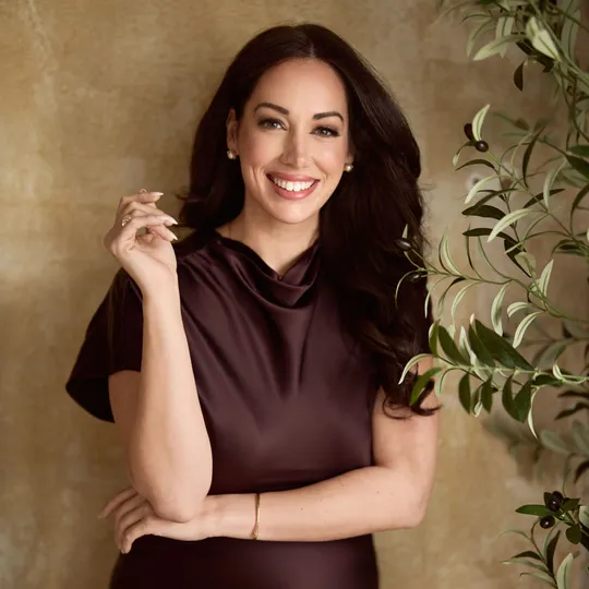 Shaye Zakotnik, Agent in  - Compass