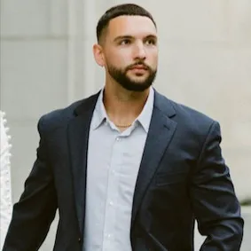 Dillon Veneziani, Agent in  - Compass