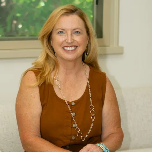 Katy McCoy, Agent in  - Compass