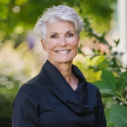 Alison Christianson, Agent in  - Compass