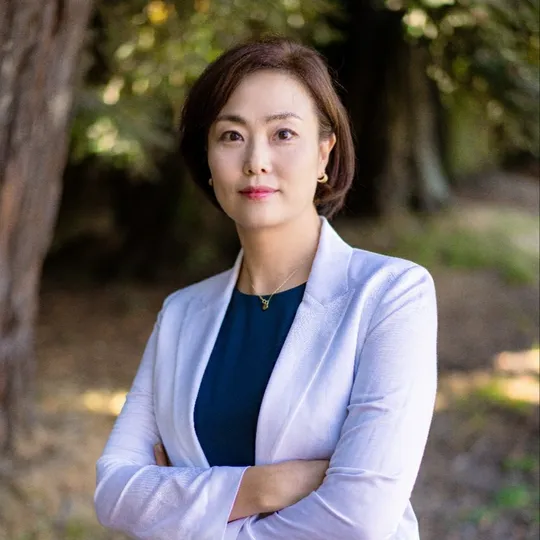 Sophia Lim, Agent in  - Compass