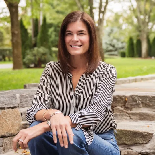 Alexa Fishback, Agent in  - Compass