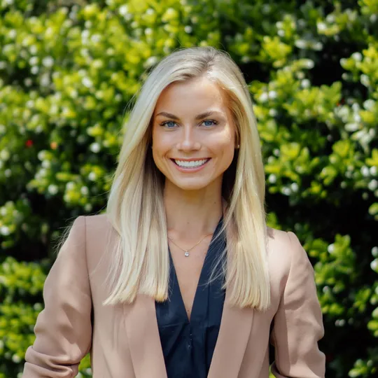 Quinn Murray, Agent in  - Compass