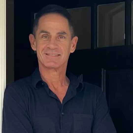 Robert Maschio, Agent in  - Compass