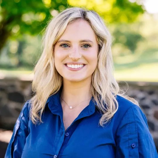 Kara Stenger, Agent in  - Compass