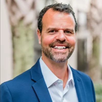 Larry Restieri, Agent in  - Compass