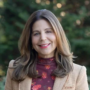 Julie O'Malley, Agent in  - Compass