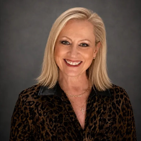 Melody Mueller, Agent in  - Compass