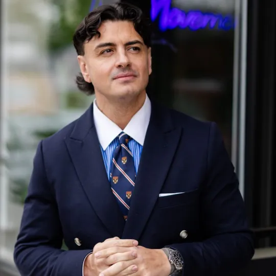 Dante Bruzzese, Agent in  - Compass