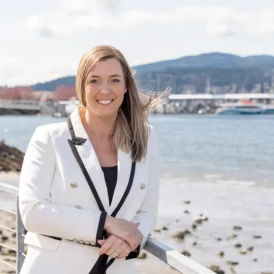 Krystal Craig, Agent in  - Compass