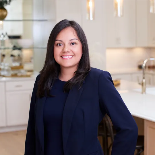 Ana Ortiz, Agent in  - Compass