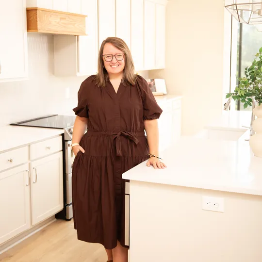 Kelly Sharp, Agent in  - Compass