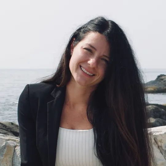 Ashley Valenzi, Agent in  - Compass