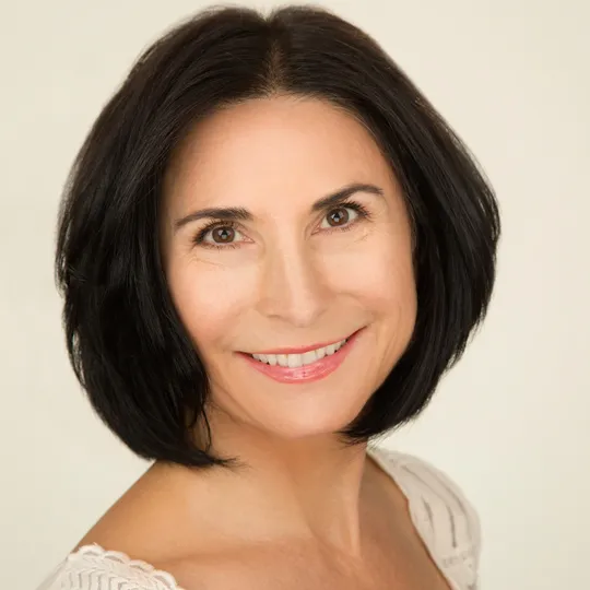 Ginger Kelly, Agent in  - Compass