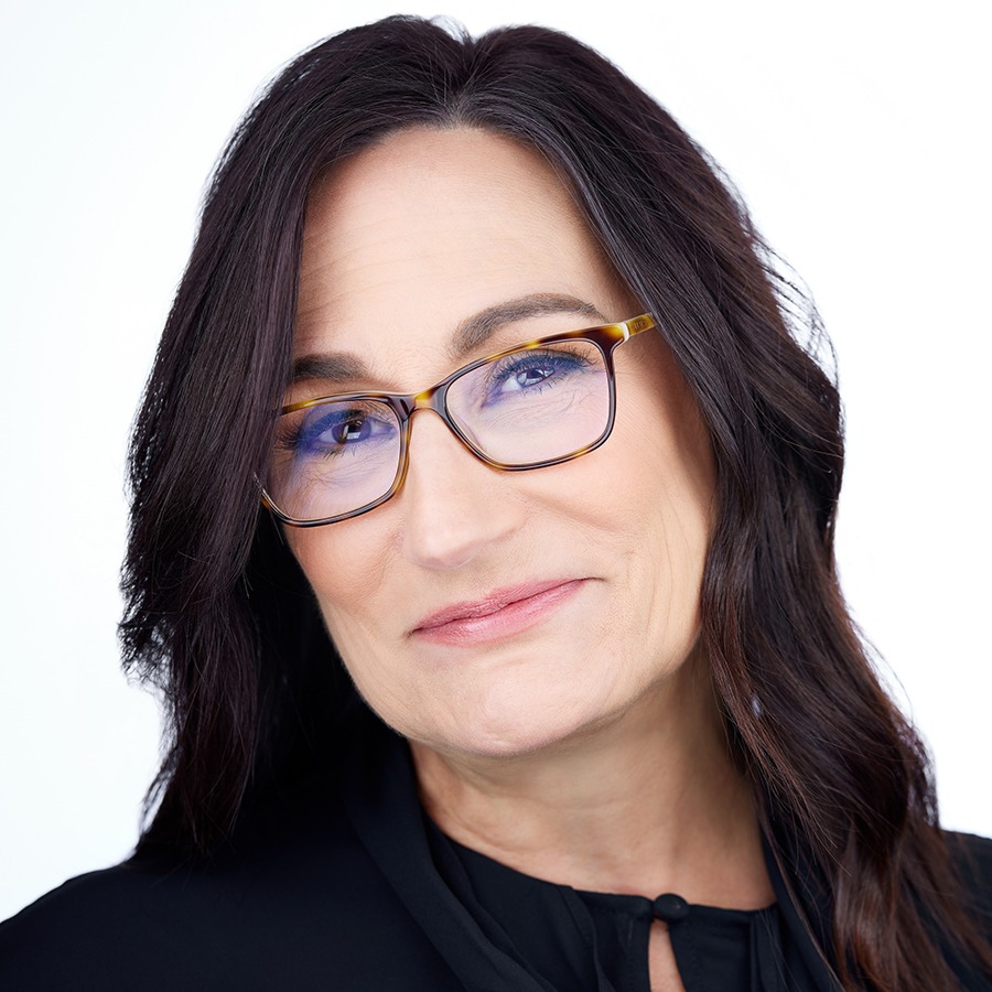 Headshot of Thais Chanove