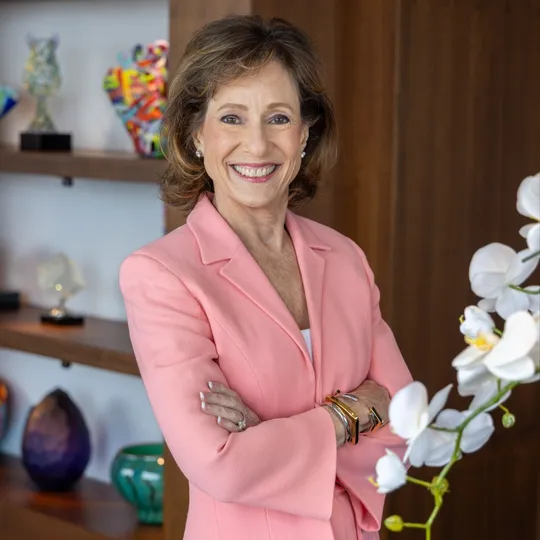 Wendy Bernstein, Agent in  - Compass