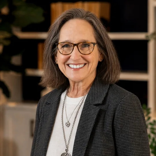 Ellen Diamond, Agent in  - Compass
