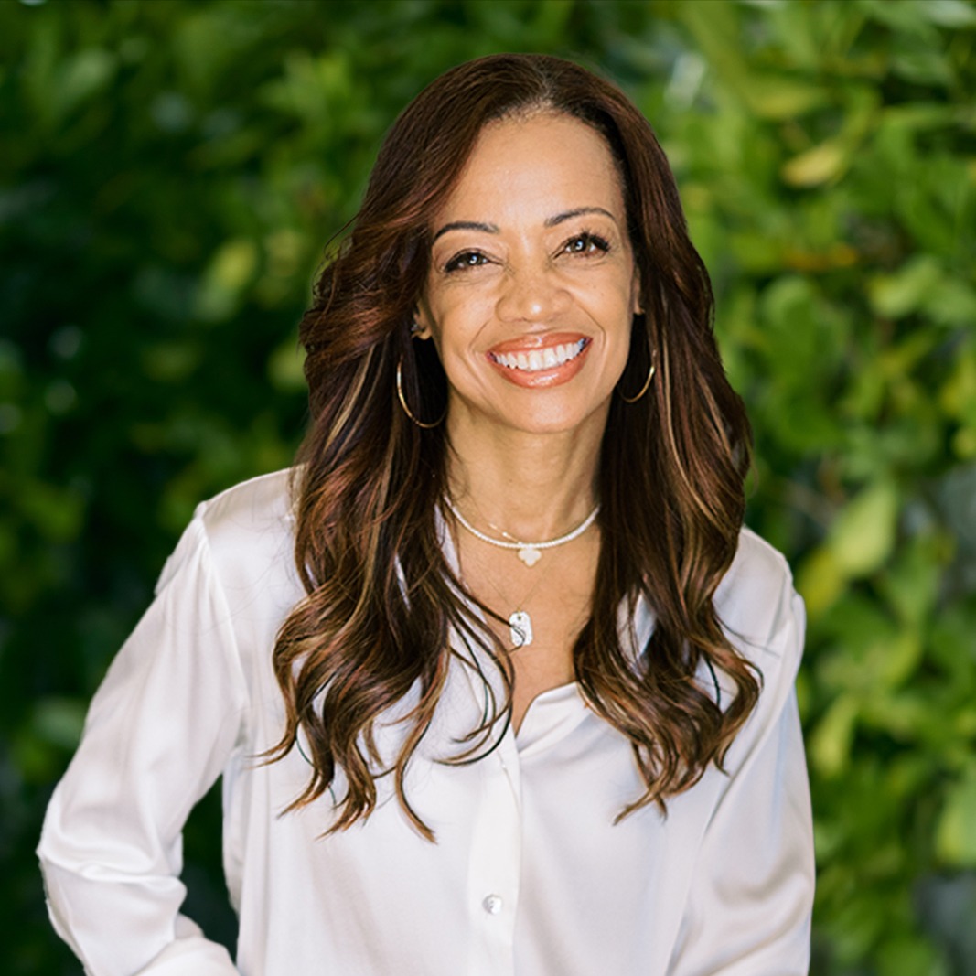 Headshot of Karen Diaz Meaike
