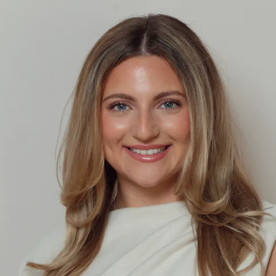 Annalysa Pescara, Agent in  - Compass