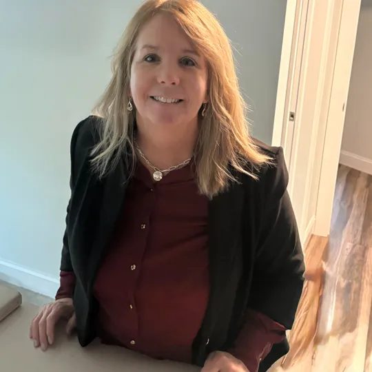 Brenda Saunders, Agent in  - Compass