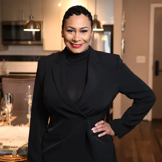 Kelly Andrews, Agent in  - Compass