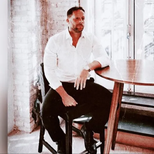 Yoav Blat, Agent in  - Compass